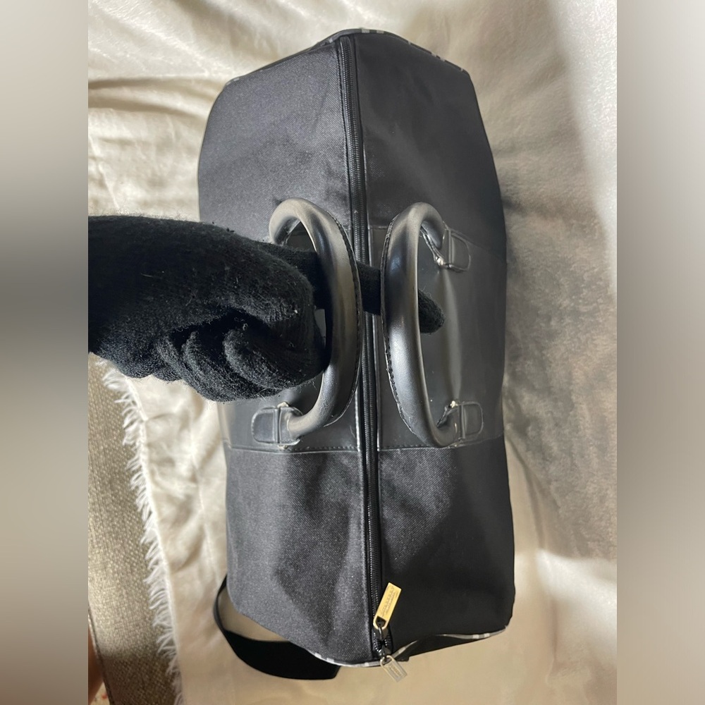 $3 LOW START NWOT Burberry Fragrances Black Duffle Bag